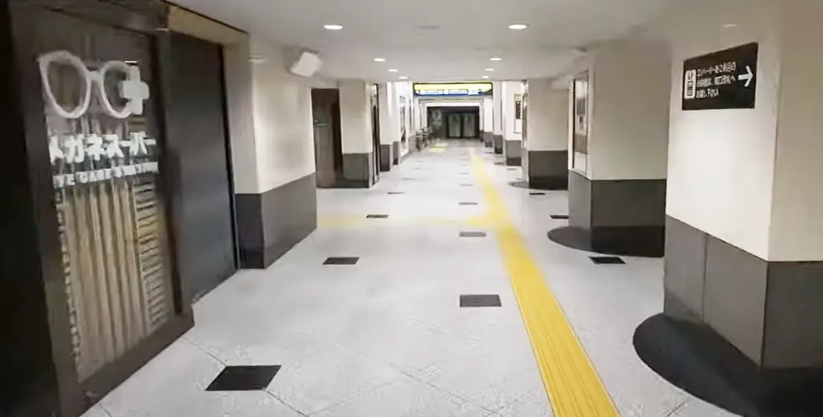 大阪駅メガネスーパー